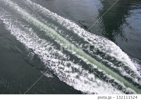 ボートの波紋 132111524