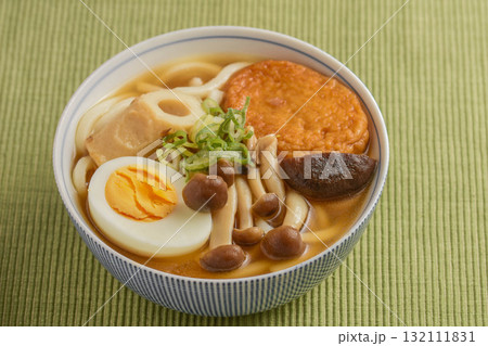 温かく具沢さん おでんうどん 温かく具沢さん おでんうどん 132111831