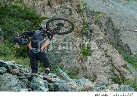 キルギス_アラ・キョリ湖-カラコル 132113314