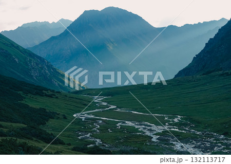 キルギス_カラコル峡谷-Telety Pass 132113717