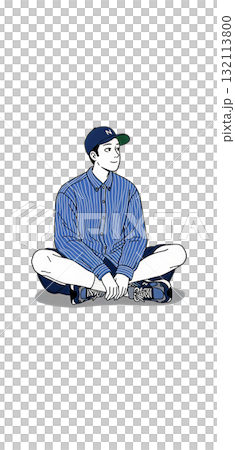 ストライプシャツにショーツ姿の男性 132113800