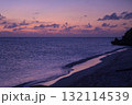 美しい海岸の夕日 132114539