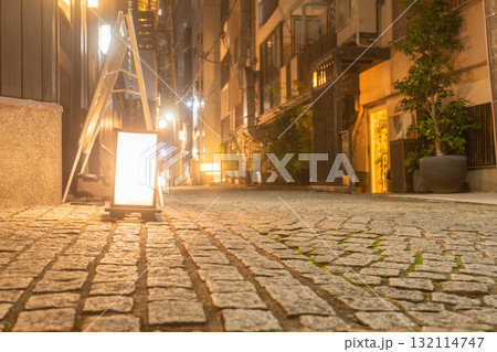 《東京都》神楽坂・かくれんぼ横丁 132114747