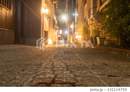 《東京都》神楽坂・かくれんぼ横丁 132114750