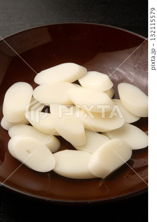 スライスされたカレトック 132115579