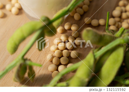大豆と枝豆 132115592