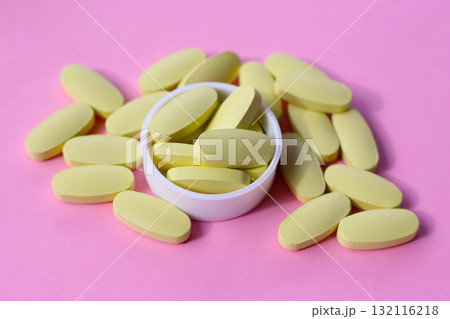 Vitamin C tablets for immune support. Vitamin C tablets for immune support. 132116218