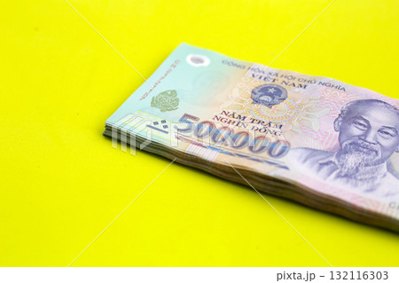 Five hundred thousand dong banknotes Five hundred thousand dong banknotes 132116303