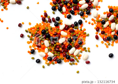 Colorful mixed beans and lentils, packed with plant-based protein and fiber 132116734