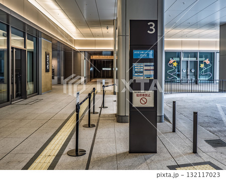 JR竹芝水素シャトルバスのバス停「高輪ゲートウェイ駅」 JR竹芝水素シャトルバスのバス停「高輪ゲートウェイ駅」 132117023