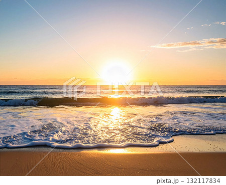 穏やかな波、黄金色の太陽、映画のような地平線、穏やかな海の風景 穏やかな波、黄金色の太陽、映画のような地平線、穏やかな海の風景 132117834