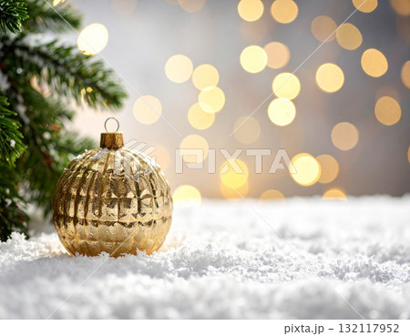 【クリスマス素材】キラキラ玉ボケとクリスマスツリーの装飾 【クリスマス素材】キラキラ玉ボケとクリスマスツリーの装飾 132117952
