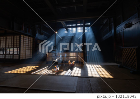 【光芒素材】冬の風物詩・妻籠宿脇本陣奥谷の光芒【長野県】 【光芒素材】冬の風物詩・妻籠宿脇本陣奥谷の光芒【長野県】 132118045