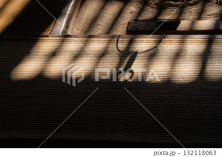 【光芒素材】冬の風物詩・妻籠宿脇本陣奥谷の光芒【長野県】 132118063