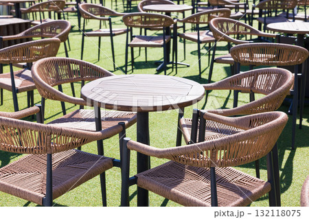 ヨーロッパのオープンカフェ 132118075