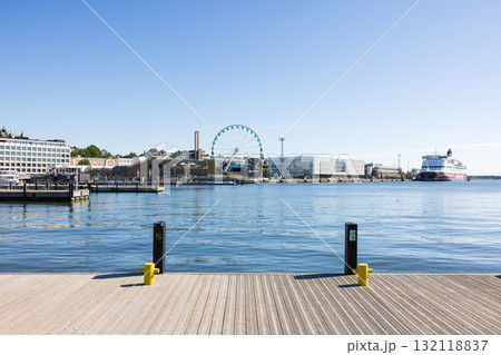 ヨーロッパ、フィンランドのヘルシンキ港の風景 132118837