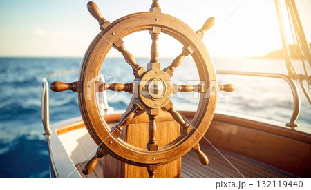 海原に輝く木製の舵　航海と挑戦の象徴 132119440