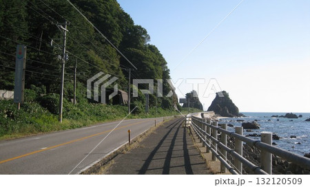 海と道路と鉄道と山と青空と 海と道路と鉄道と山と青空と 132120509