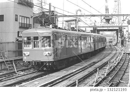 東急池上線、地下化工事中の荏原中延を発車した3502-3256-3501、1985年2月10日 東急池上線、地下化工事中の荏原中延を発車した3502-3256-3501、1985年2月10日 132121193