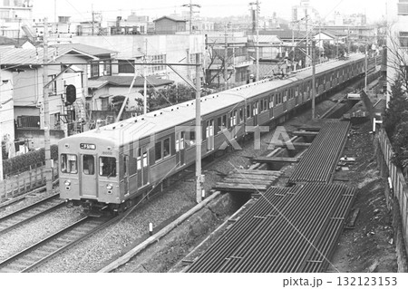 東急8000系、8002ほかの5両、尾山台-等々力、1985年2月10日 東急8000系、8002ほかの5両、尾山台-等々力、1985年2月10日 132123153