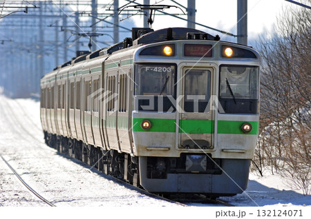 千歳線　島松ー北広島　JR北海道　721系　F-4203編成（札幌）　エアポート 132124071