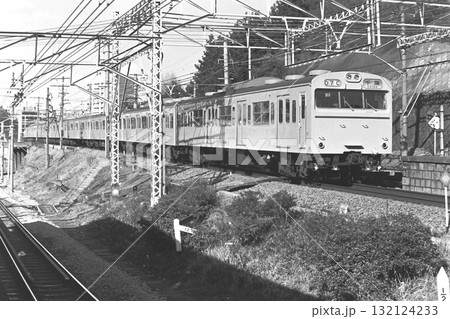 中央・総武緩行線103系、クハ103-828ほかの10両、四ツ谷、1985年2月24日 中央・総武緩行線103系、クハ103-828ほかの10両、四ツ谷、1985年2月24日 132124233