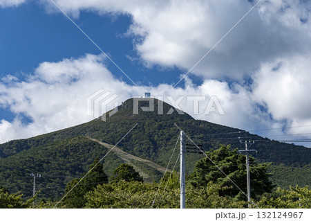 青森県むつ市大湊 港から見た釜臥山 青森県むつ市大湊 港から見た釜臥山 132124967