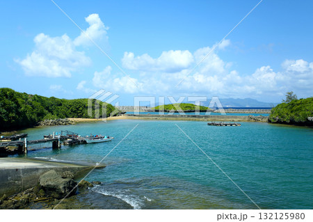 沖縄本島 恩納村 瀬良垣の風景 沖縄本島 恩納村 瀬良垣の風景 132125980