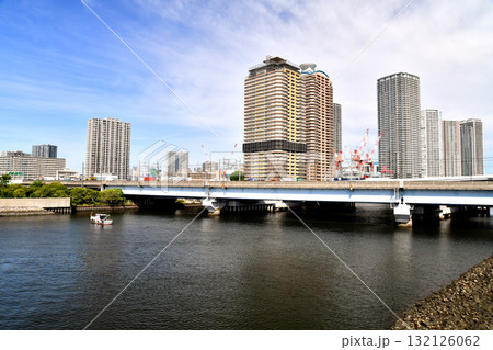 新末広橋/辰巳運河より東雲キャナルコートCODAN方面を望む(東京都江東区)【2025.9】 新末広橋/辰巳運河より東雲キャナルコートCODAN方面を望む(東京都江東区)【2025.9】 132126062