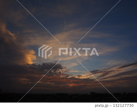 幻想的な夕景 132127730