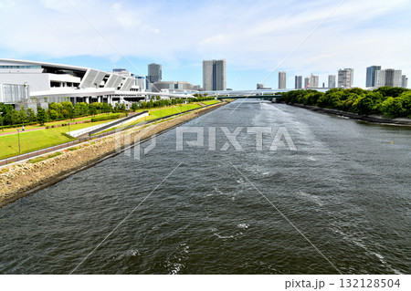 富士見橋/東雲運河より豊洲市場、有明北橋方面を望む(東京都江東区)【2025.9】 富士見橋/東雲運河より豊洲市場、有明北橋方面を望む(東京都江東区)【2025.9】 132128504
