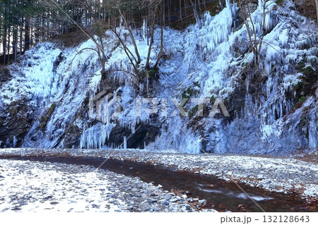 【埼玉県】三十槌の氷柱 132128643