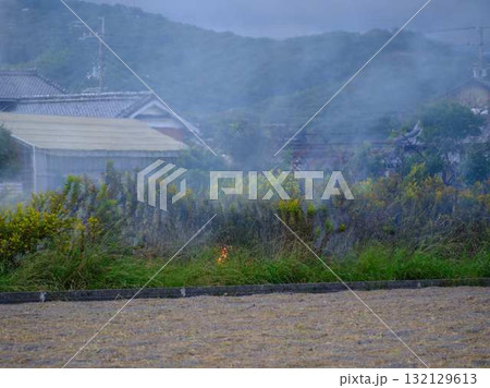 野焼きで通報 132129613