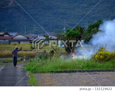 野焼きで通報 132129622