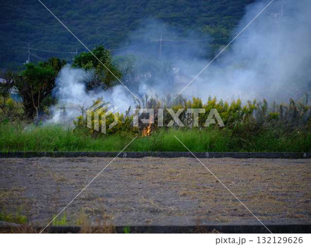 野焼きで通報 132129626