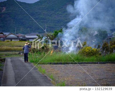 野焼きで通報 野焼きで通報 132129639