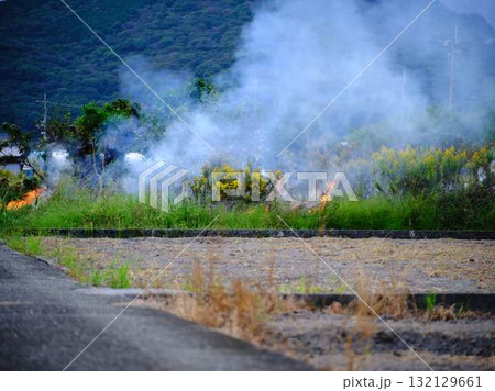 野焼きで通報 132129661