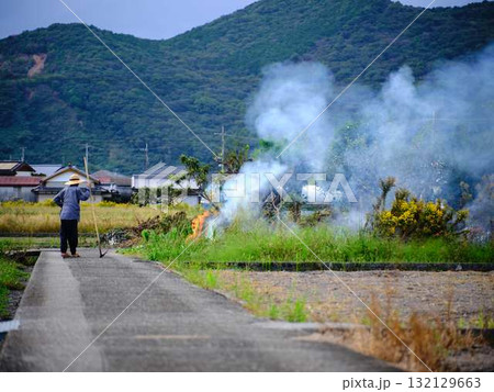 野焼きで通報 132129663