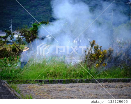 野焼きで通報 野焼きで通報 132129696