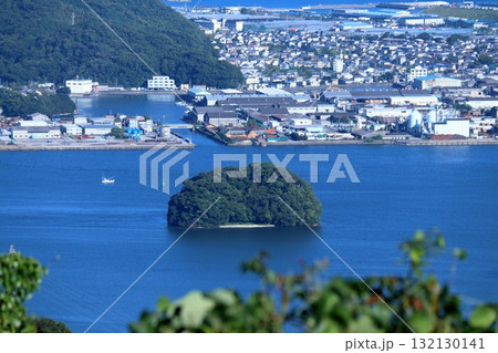 浦戸湾に浮かぶ玉島 (高知県 鷲尾山より) 浦戸湾に浮かぶ玉島 (高知県 鷲尾山より) 132130141