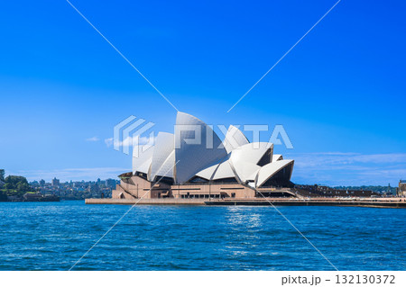 シドニー　ロックスから見るオペラハウス 132130372