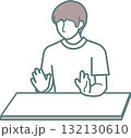手振りで話をする男性イラスト 132130610