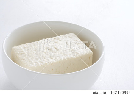 器に入った木綿豆腐 器に入った木綿豆腐 132130995