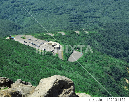 夏の岩木山 山頂付近から岩木スカイライン 8合目ターミナルを臨む 夏の岩木山 山頂付近から岩木スカイライン 8合目ターミナルを臨む 132131151