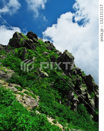 夏の岩木山 鳳鳴ヒュッテ近くの岩峰 夏の岩木山 鳳鳴ヒュッテ近くの岩峰 132131157