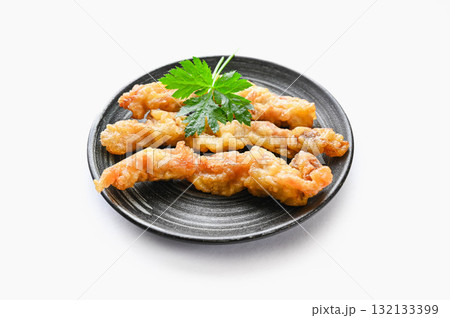 鶏の唐揚げ 132133399