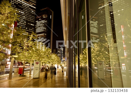 名古屋市、KITTE名古屋前の冬季イルミネーション 132133438