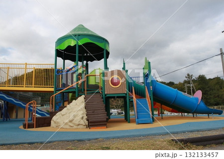 「道の駅 ぎのざ」に設置された遊具 「道の駅 ぎのざ」に設置された遊具 132133457
