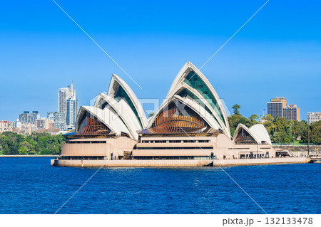 シドニー　対岸ミルソンズ・ポイントから見るオペラハウス 132133478