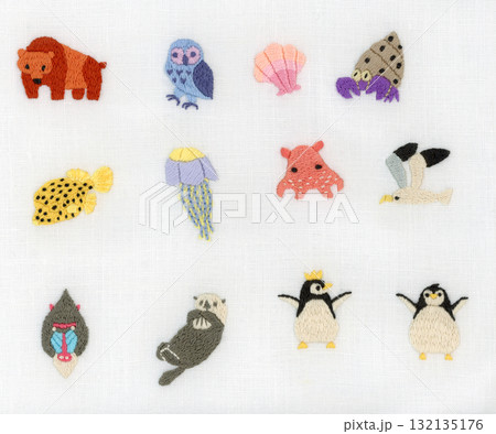 生き物の刺繍セット 132135176